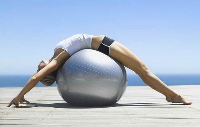 Fitballübungen mit Thoraxosteochondrose