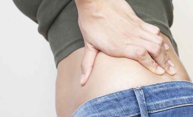 Nach normaler Unterkühlung können akute Schmerzen im unteren Rückenbereich auftreten